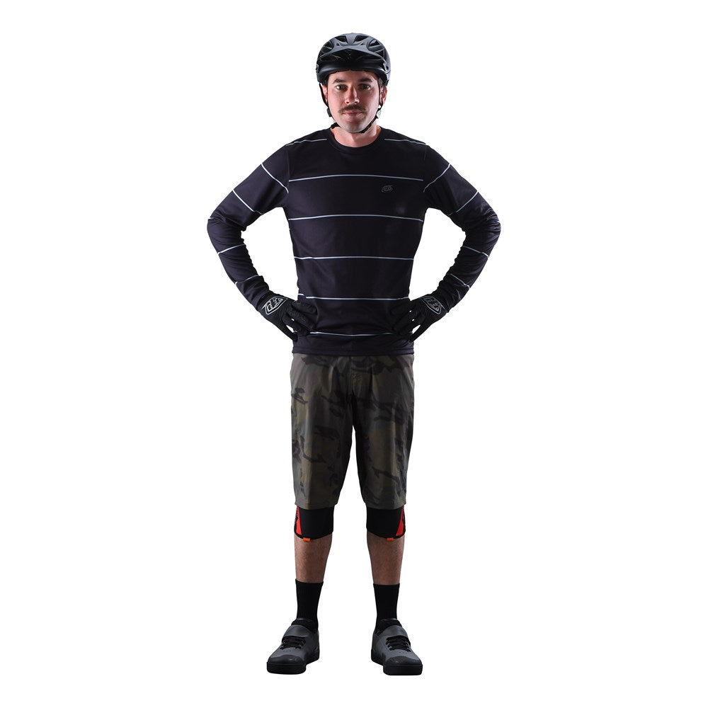 TLD 24.1 Flowline Short Spray Camo Army