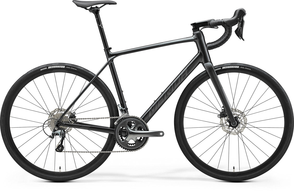MERIDA SCULTURA ENDURANCE 300 | SILK BLACK(DARK SILVER)