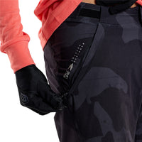 Thumbnail for TLD 25.1 SKYLINE SHORT SHELL