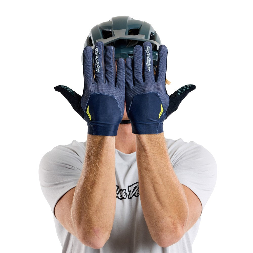 TLD 25.1 ACE GLOVE