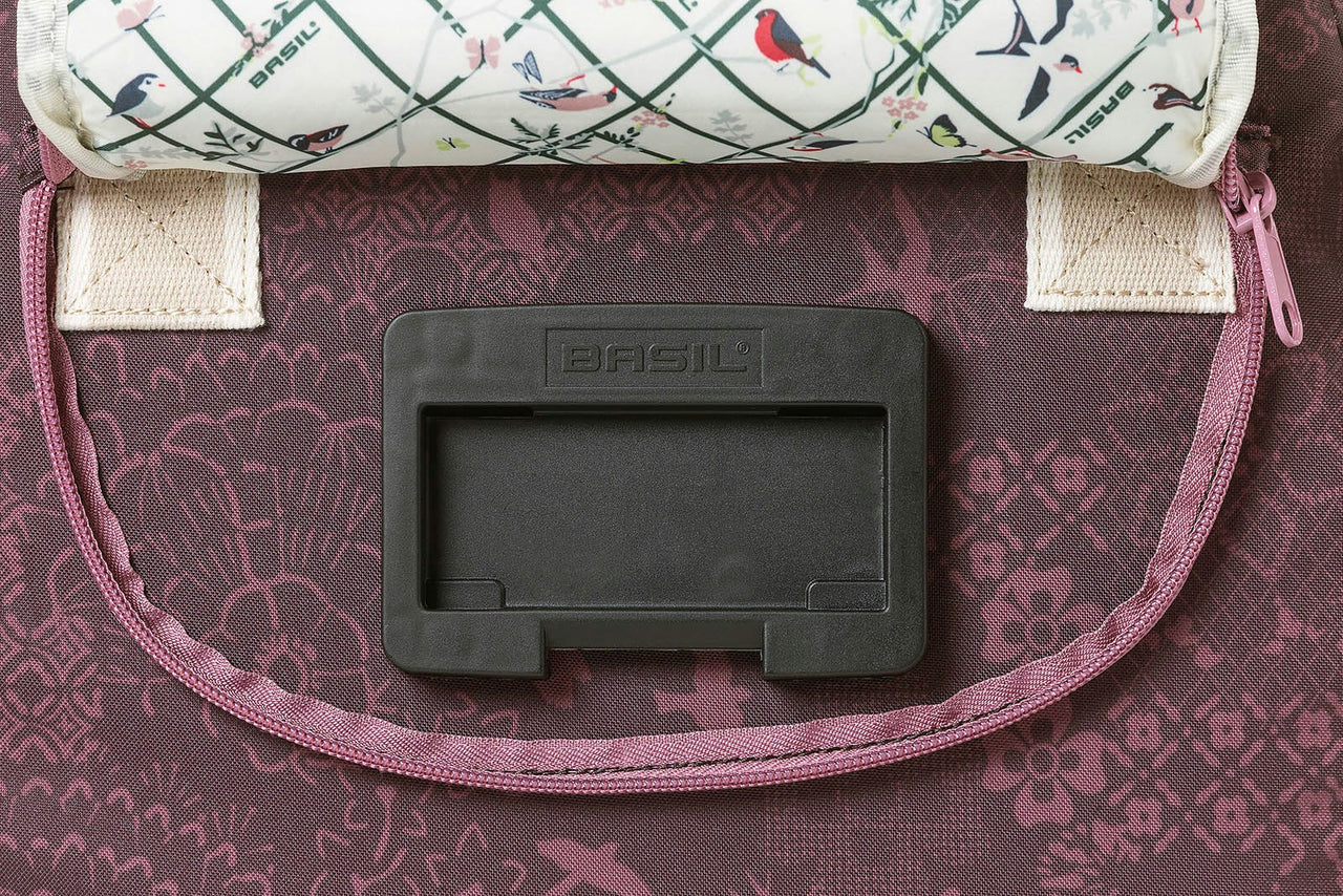 Basil Boheme Handlebar Bag Fig Red